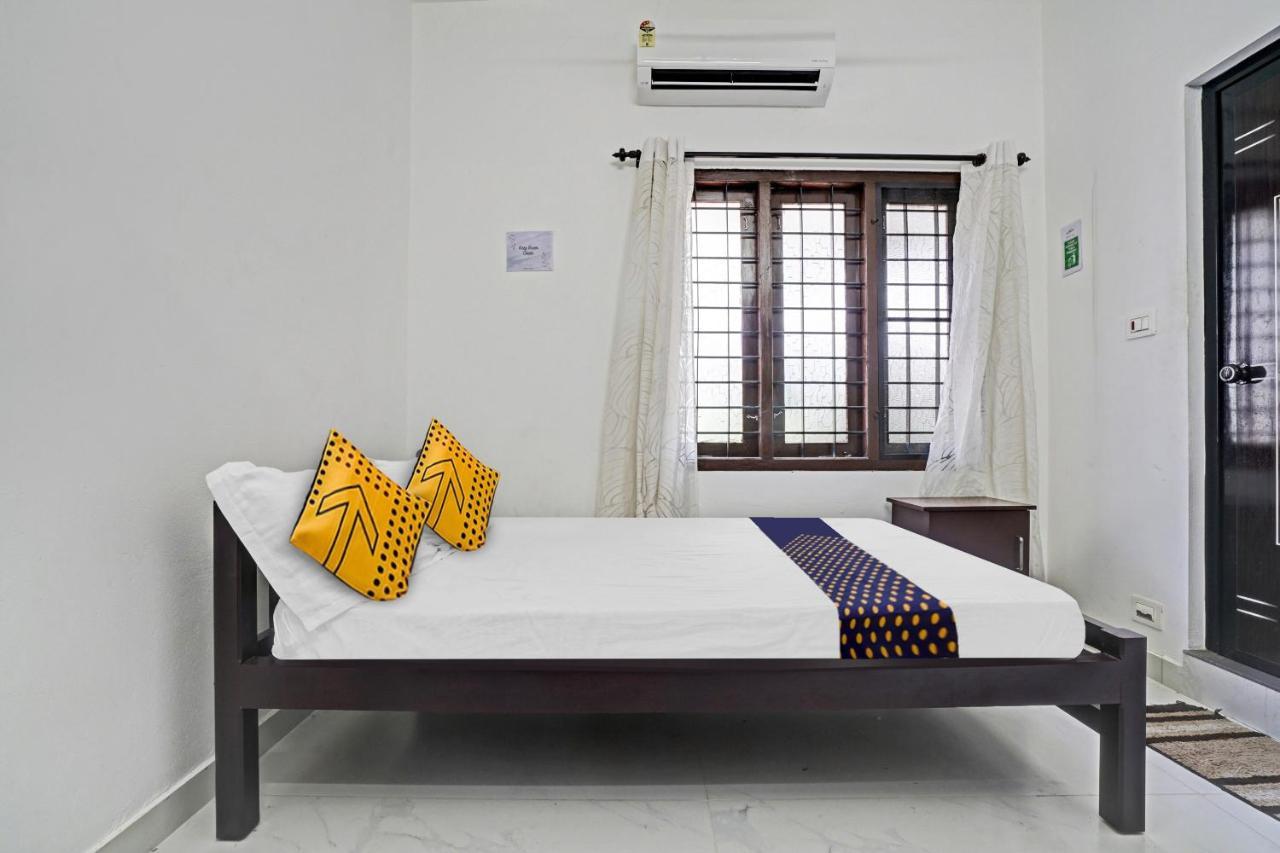 Spot On Blissful Villa Kochi Buitenkant foto